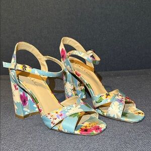Nicole Miller Blue Floral Heels